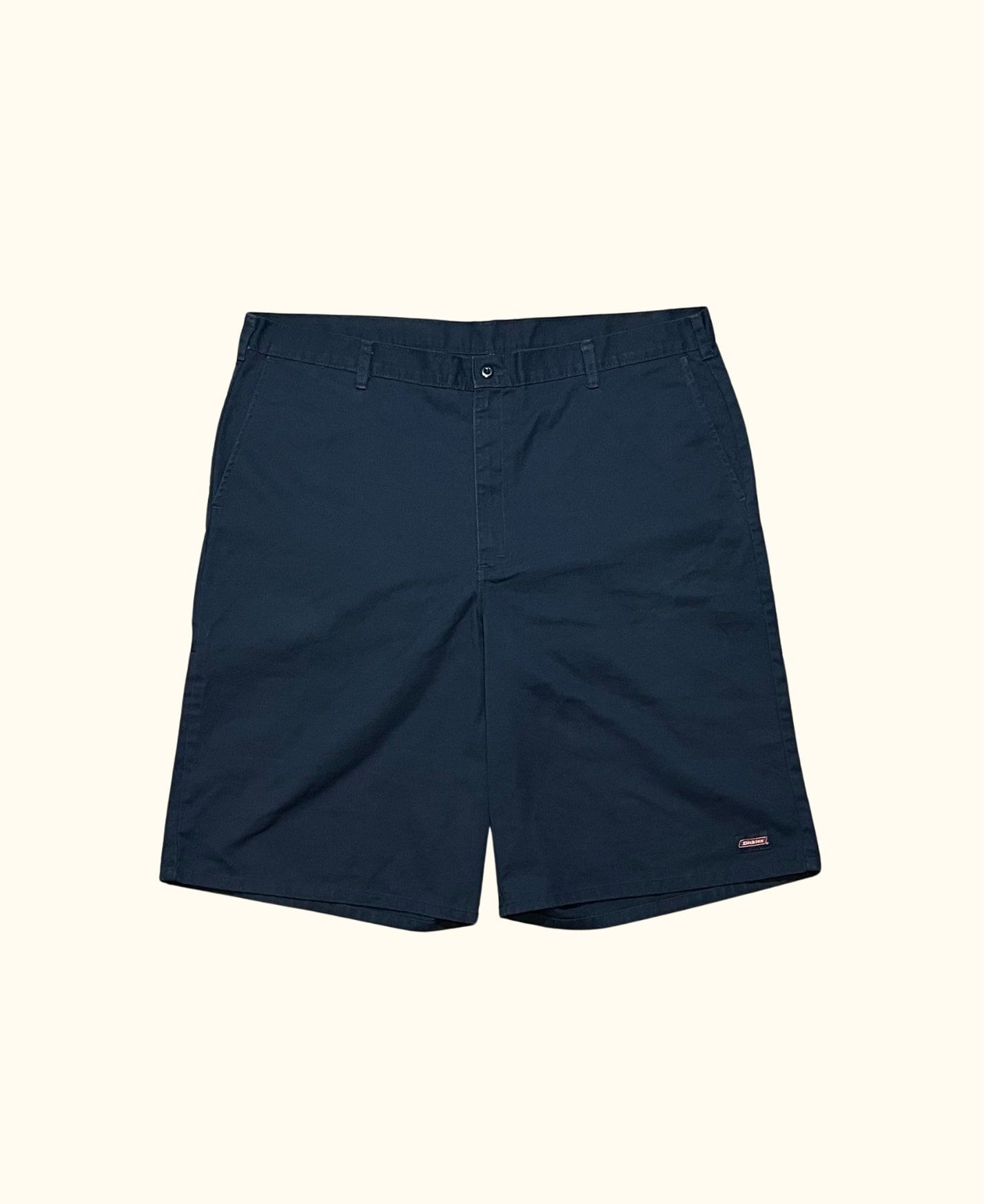https://canallavintage.es/producto/pantalon-corto-bermudas-cargo-dickies-vintage-2000s/