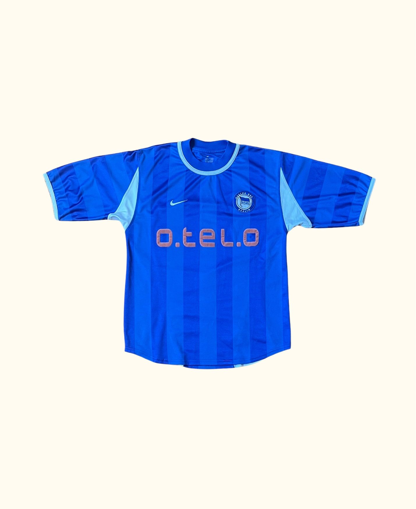 https://canallavintage.es/producto/camiseta-futbol-retro-nike-hertha-bsc-2000-01/