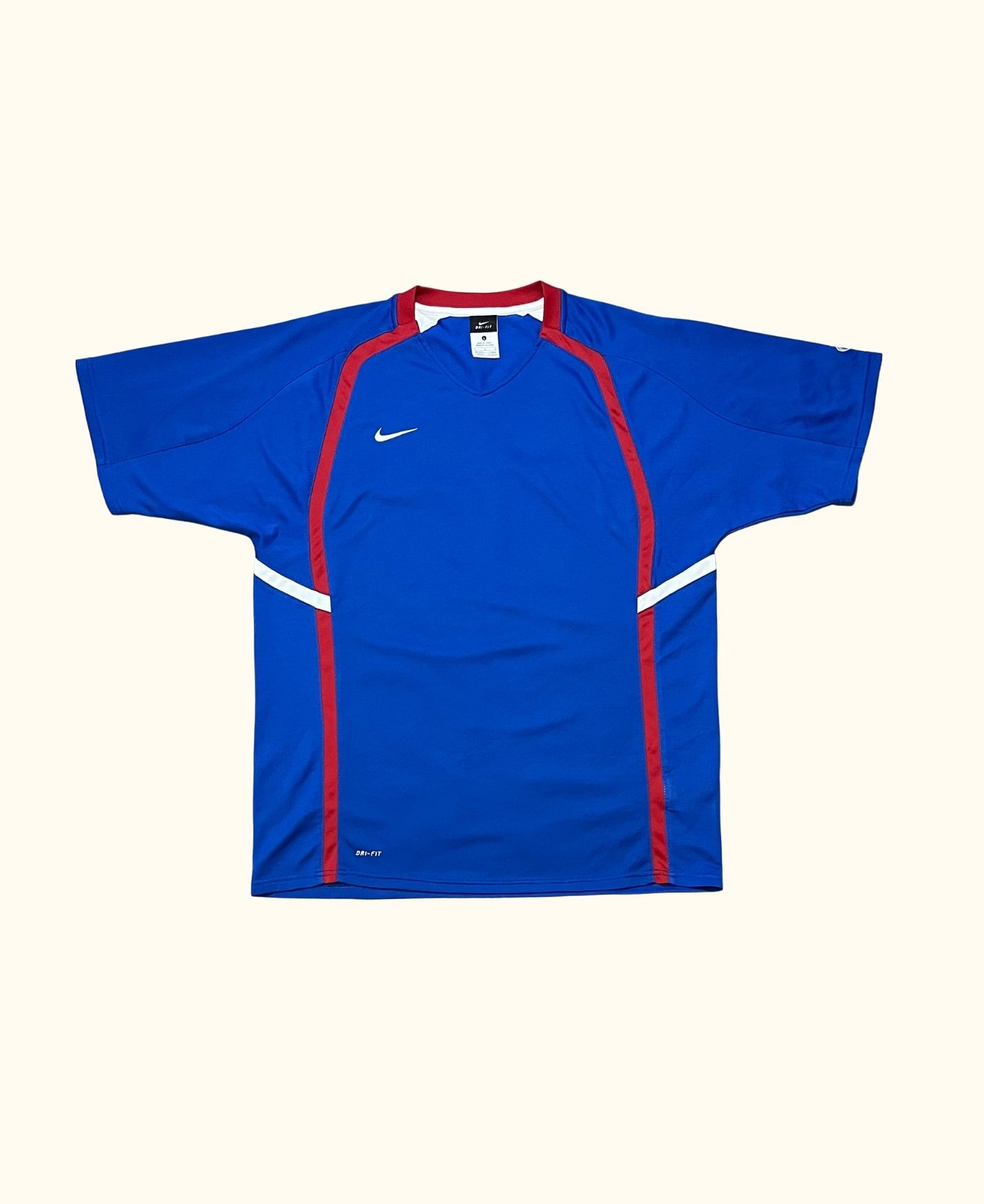 https://canallavintage.es/producto/camiseta-manga-corta-futbol-nike-vintage-2000s/