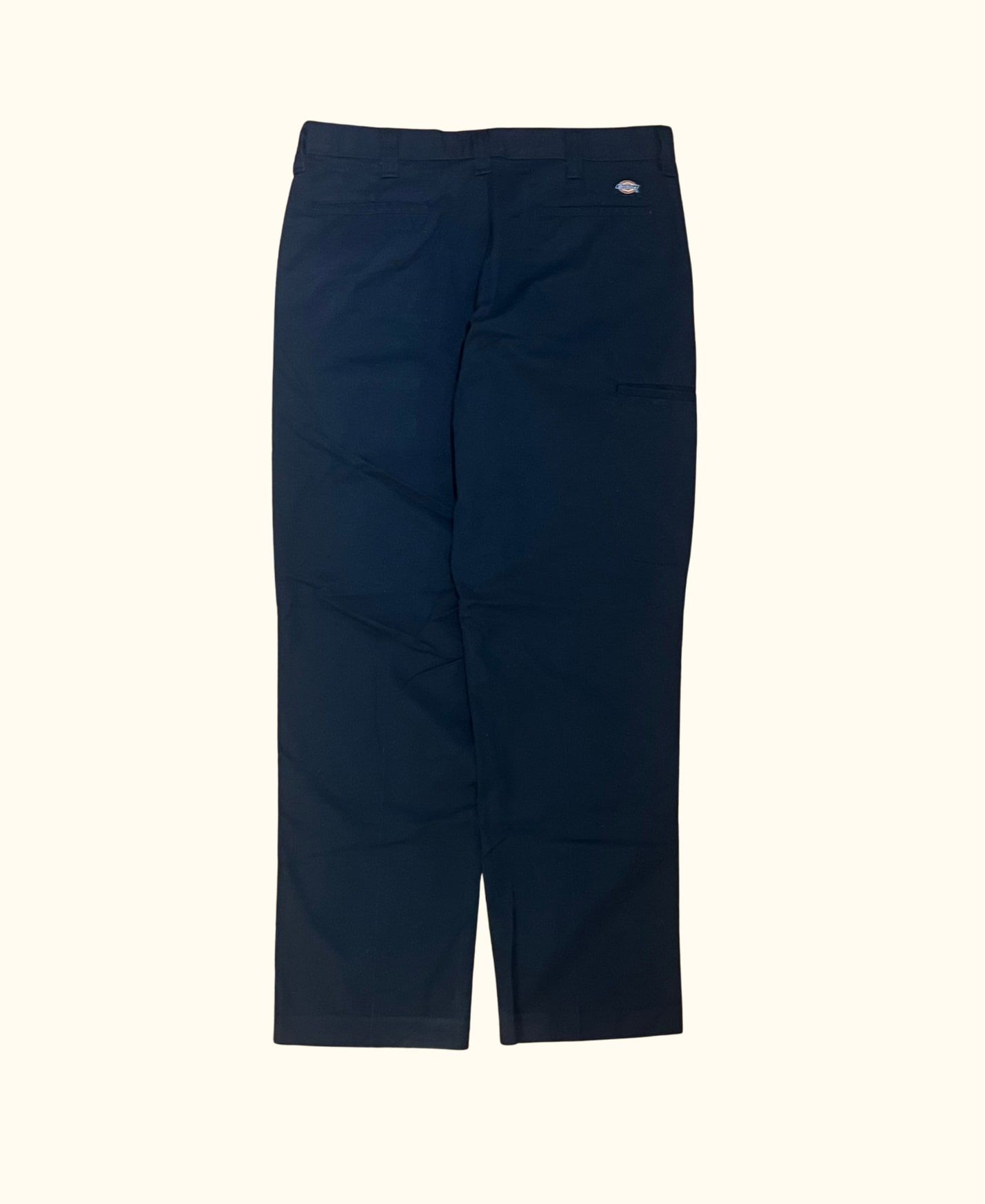 https://canallavintage.es/producto/pantalon-dickies-flex-negro-vintage-2000s/