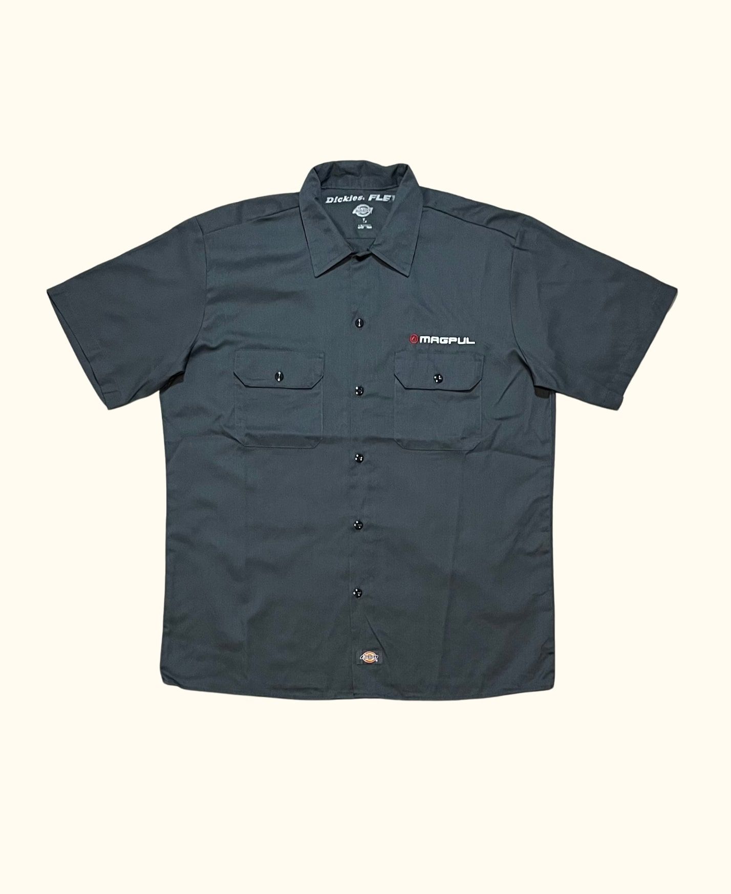 https://canallavintage.es/producto/camisa-manga-corta-dickies-workwear-vintage-2000s-6/