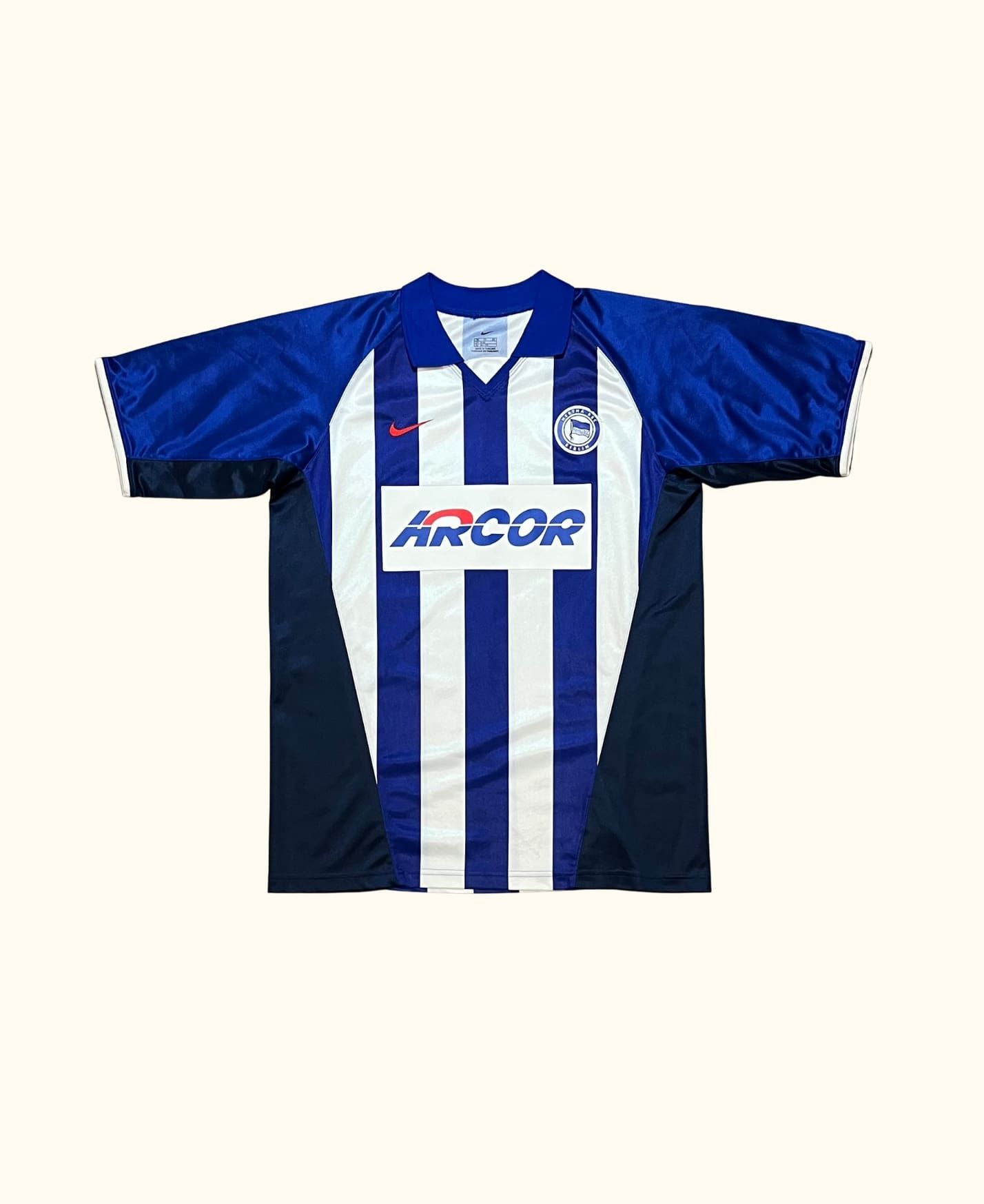 https://canallavintage.es/producto/camiseta-futbol-retro-nike-hertha-bsc-2003-04/
