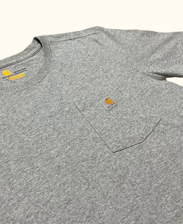 Camiseta manga corta bolsillo Carhartt vintage streetwear 2000s - Imagen 2