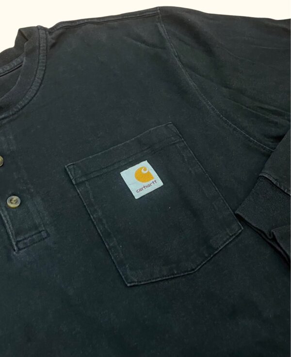 Camiseta manga larga bolsillo negra Carhartt vintage 2000s - Imagen 2